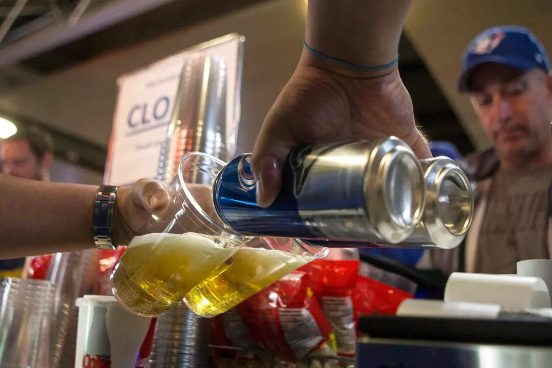 Ottawa Extending 2% Alcohol Tax Hike Cap for Another 2 Years