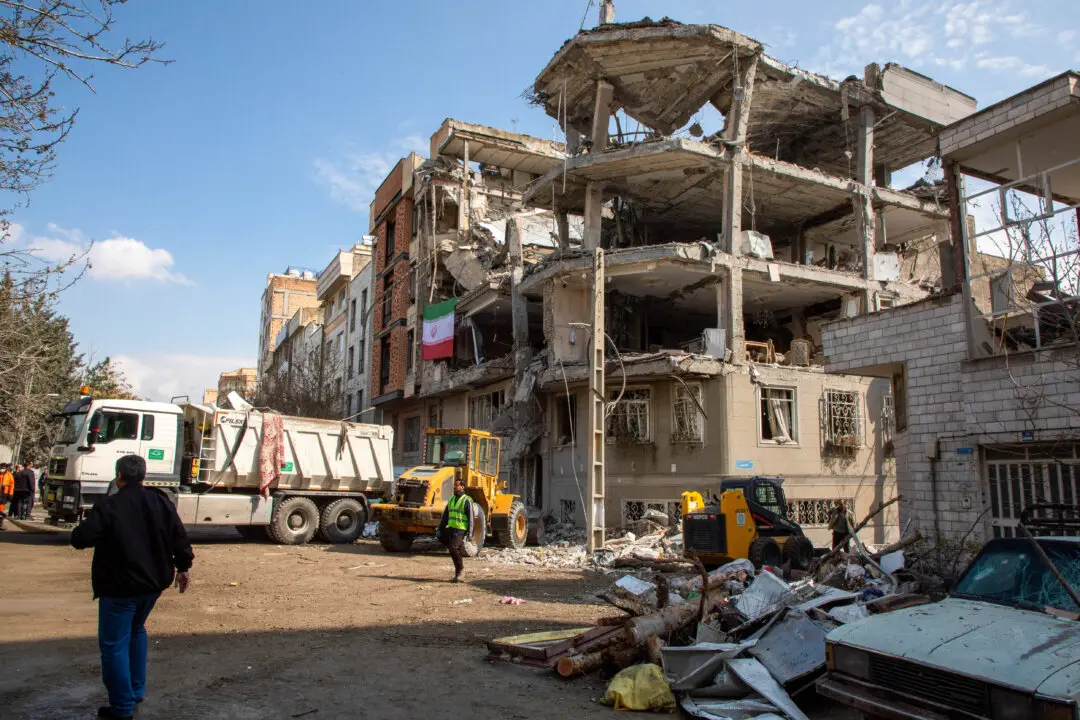 US Warplanes Struck 200 Short-Notice Targets in Iran, Hegseth Says