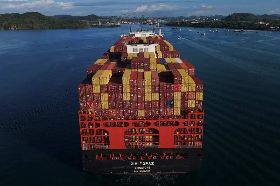 Trump Warns China Is Trying to Take Panama Canal, Links Threat to Communism