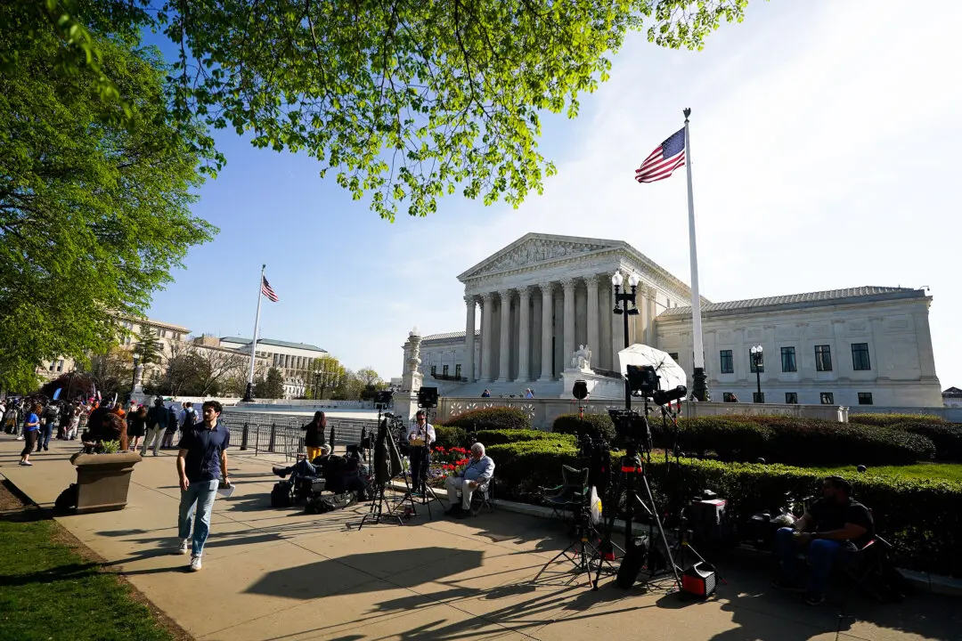 Supreme Court Weighs Trump’s Birthright Citizenship Order