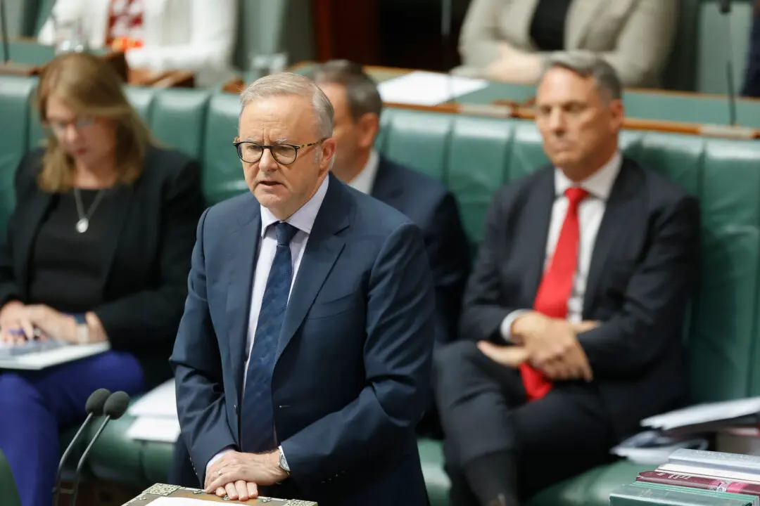 PM Stands by House Price Growth Forecast Despite Falling Home Values