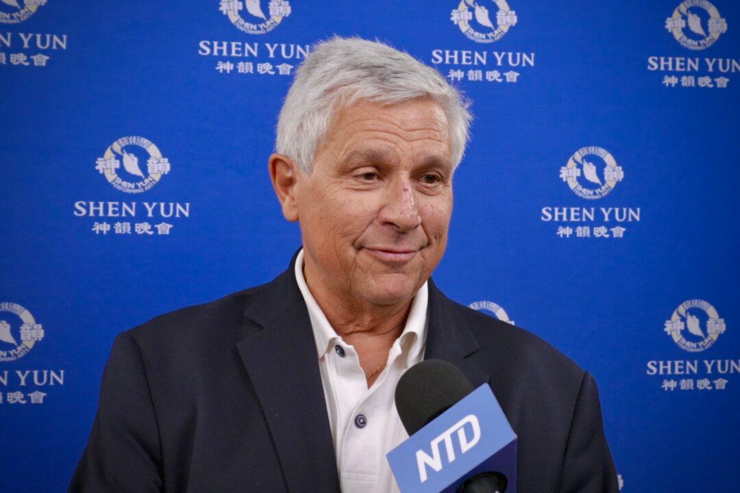 Attorney Calls Shen Yun a Very Positive Experience