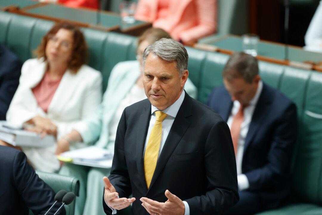 Minister Says Australia’s Role in Reopening the Strait of Hormuz Depends on Stability