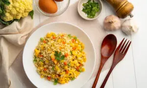 Detoxing Healthy Anti-Inflammatory Cauliflower ‘Fried’ Rice Bowl