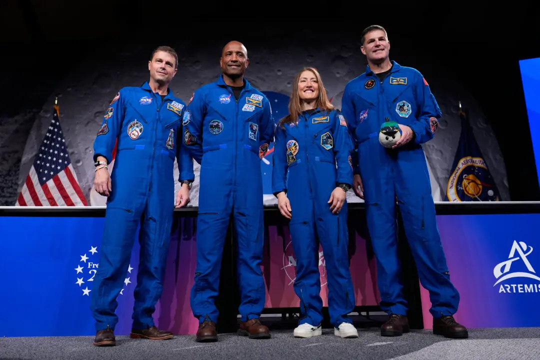 Trump to Host Artemis II Crew at White House; James Comey Indicted Over Alleged Threat Against Trump | NTD Good Morning (April 29)