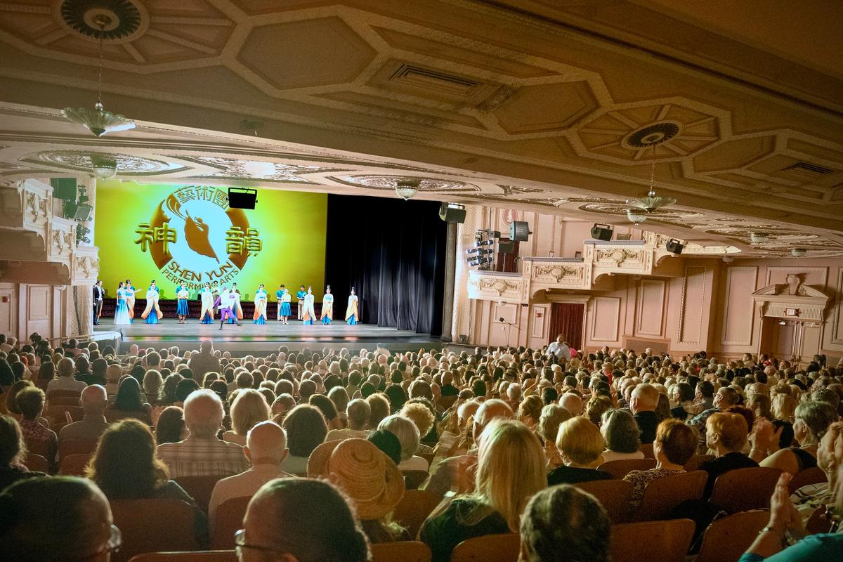 Philadelphia Audience Impressed With Synchronicity and Music of Shen Yun