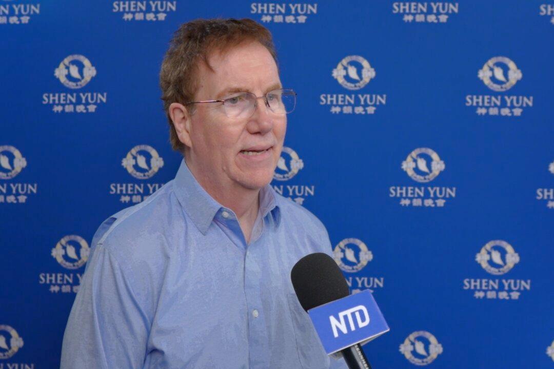 Psychiatrist Calls Shen Yun ‘Amazing’