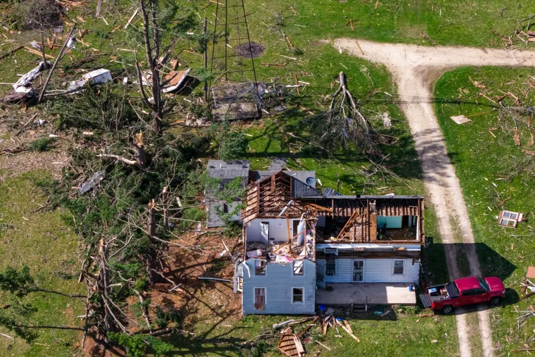 America in Photos: Midwest Tornado, Battle of Lexington, and Florida Fire