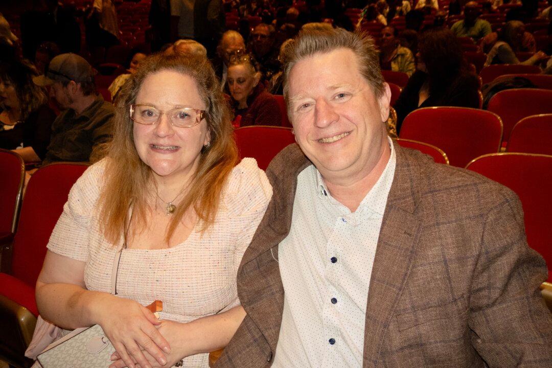 Portland Theatergoer Thinks Shen Yun Is ‘Amazing’