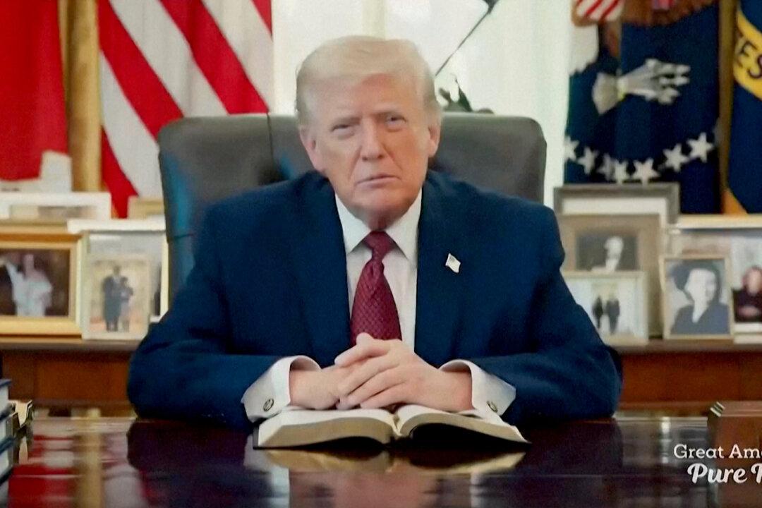 Trump Participates in Historic Bible-Reading Marathon to Celebrate Nation’s 250th Anniversary