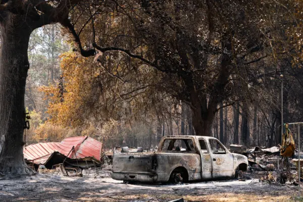 LIVE NOW: View of Wildfire Damage in Washington State