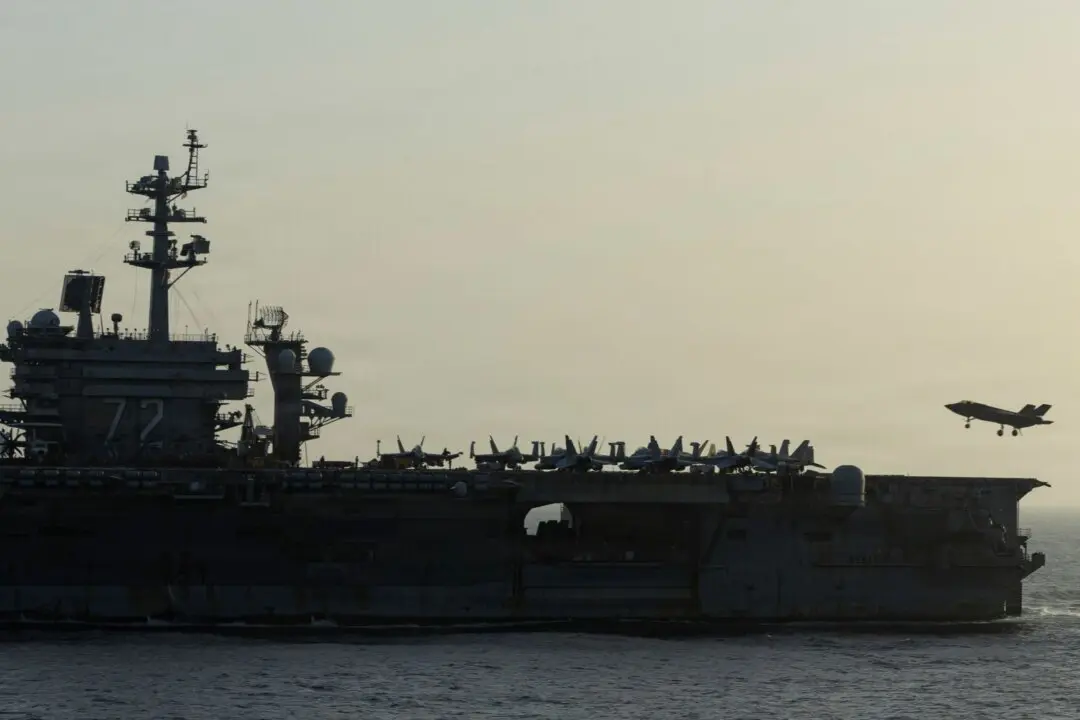 3 US Aircraft Carriers Operating in Middle East for First Time in Over 2 Decades