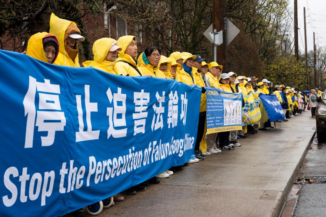 ‘Peaceful Resistance’: Falun Gong Practitioners in Toronto Commemorate 27th Anniversary of Appeal in Beijing