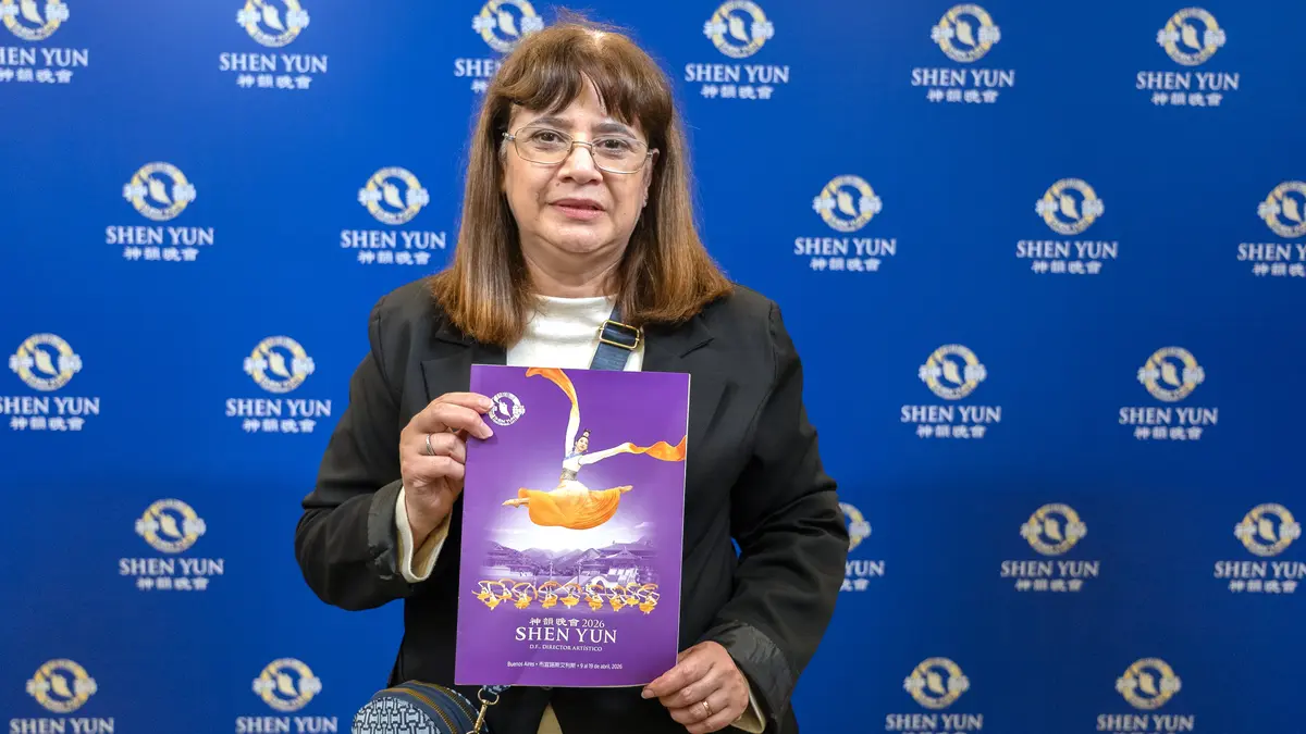 Radio Announcer ‘Struck by Everything That Is Divine’ in Shen Yun