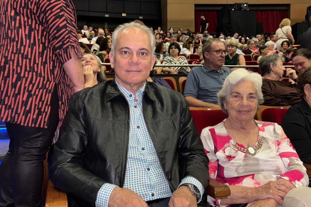 Cardiovascular Surgeon: Shen Yun Broadens Understanding of Human Existence