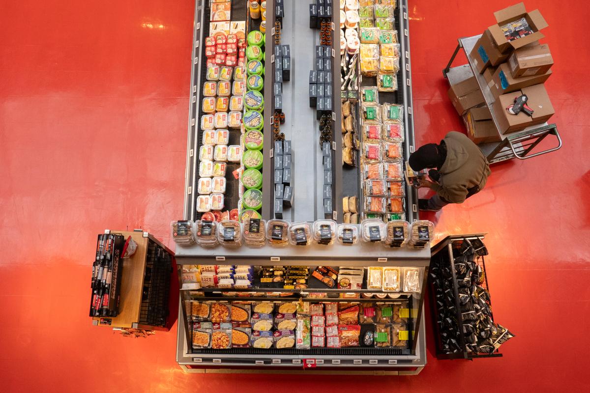 Canadians Changing Shopping Habits as Affordability Remains Top Concern: Survey