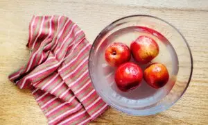 How to Make a Safe and Reliable 2-Step Produce Wash