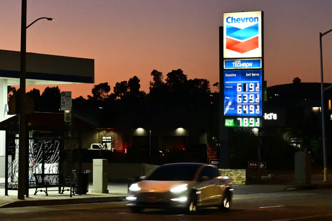 California Average Gas Price Tops $6 per Gallon: Report