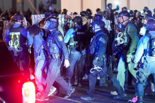 Curfew Set Up Amid Anti-ICE Violence; Trump Says Iran Wants a Deal | NTD Good Morning (June 1)