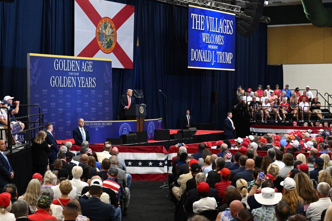 Trump Highlights Senior Tax Relief, Drug Price Cuts at Florida Rally