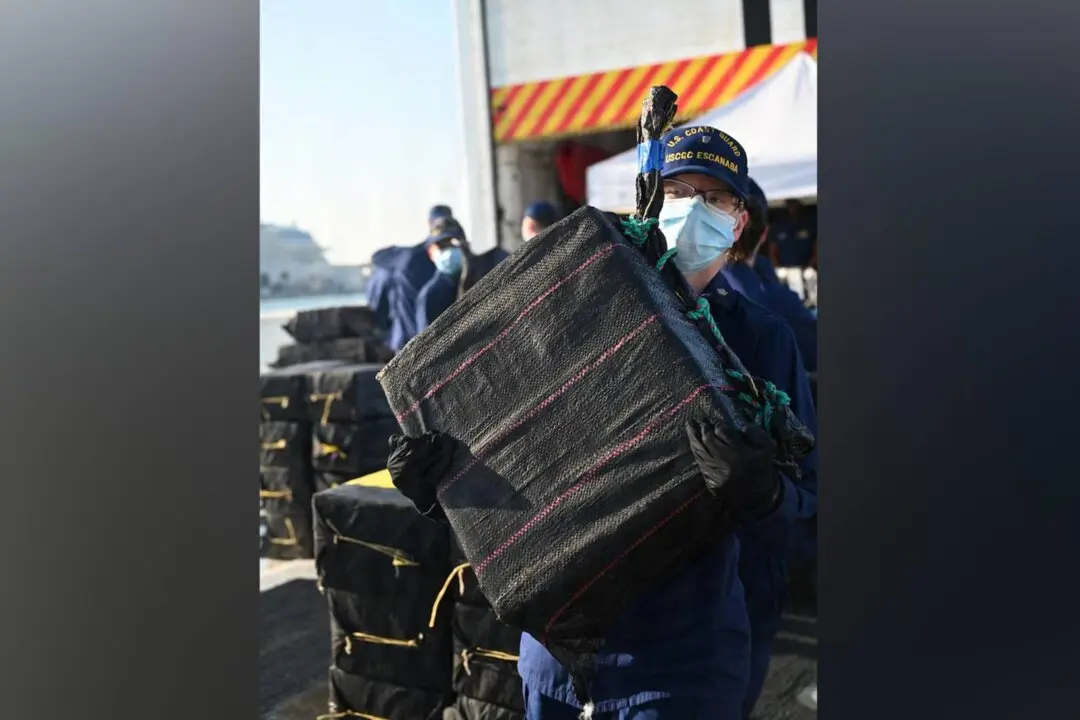 US Coast Guard Offloads More Than $72 Million Worth of Cocaine
