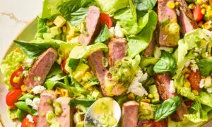 This Fresh, Flavorful Steak Salad Is a Satisfying Meal