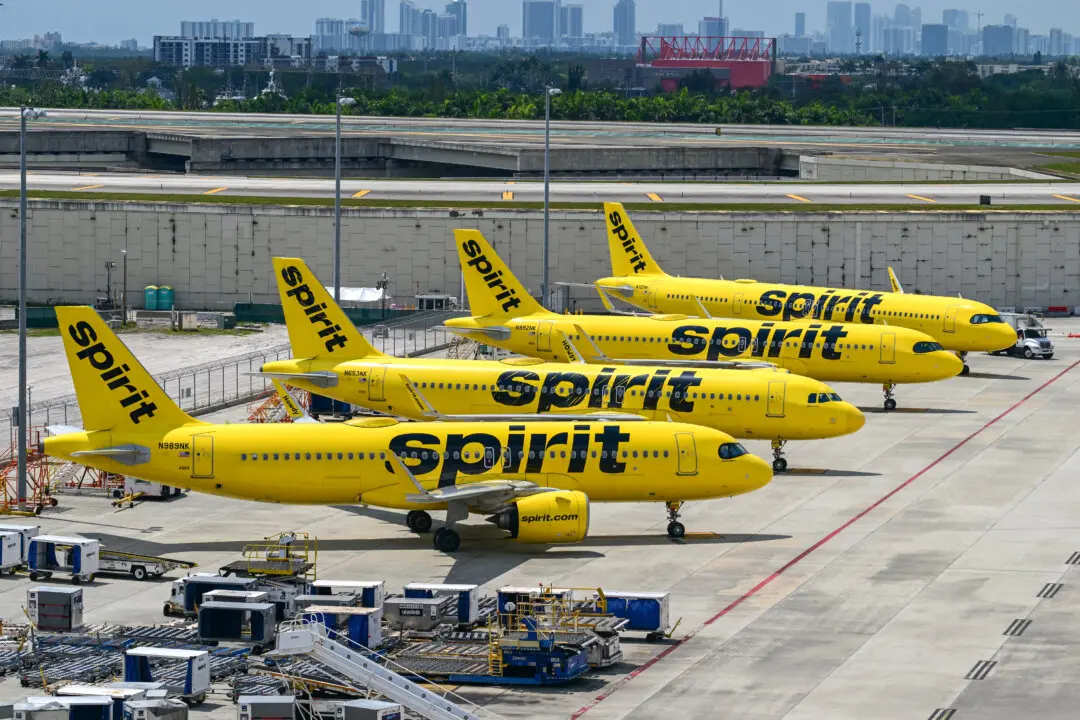 US Airlines to Aid Stranded Passengers as Spirit Airlines Shuts Down