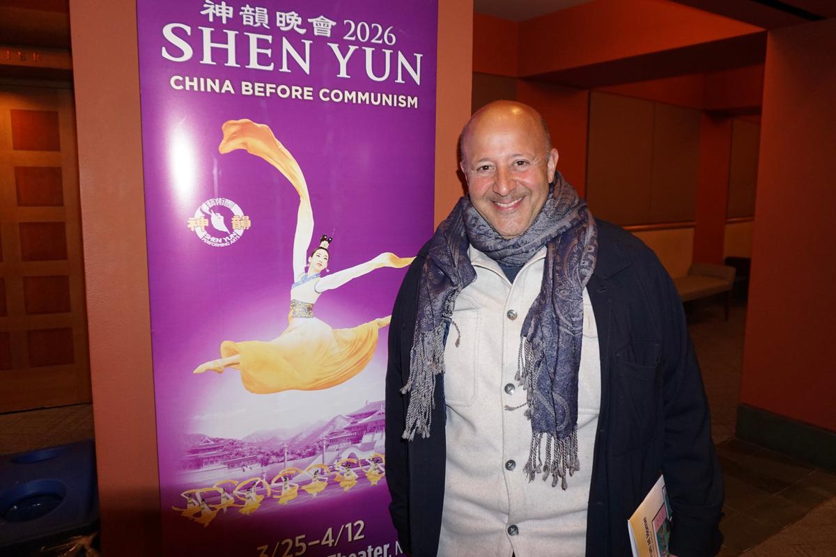 Award-Winning Producer: Shen Yun Conveys a Beautiful Message to the World