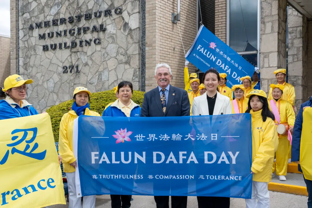 Ontario Mayor Decries Chinese Consulate Interference After Pressure to Not Raise Falun Dafa Flag