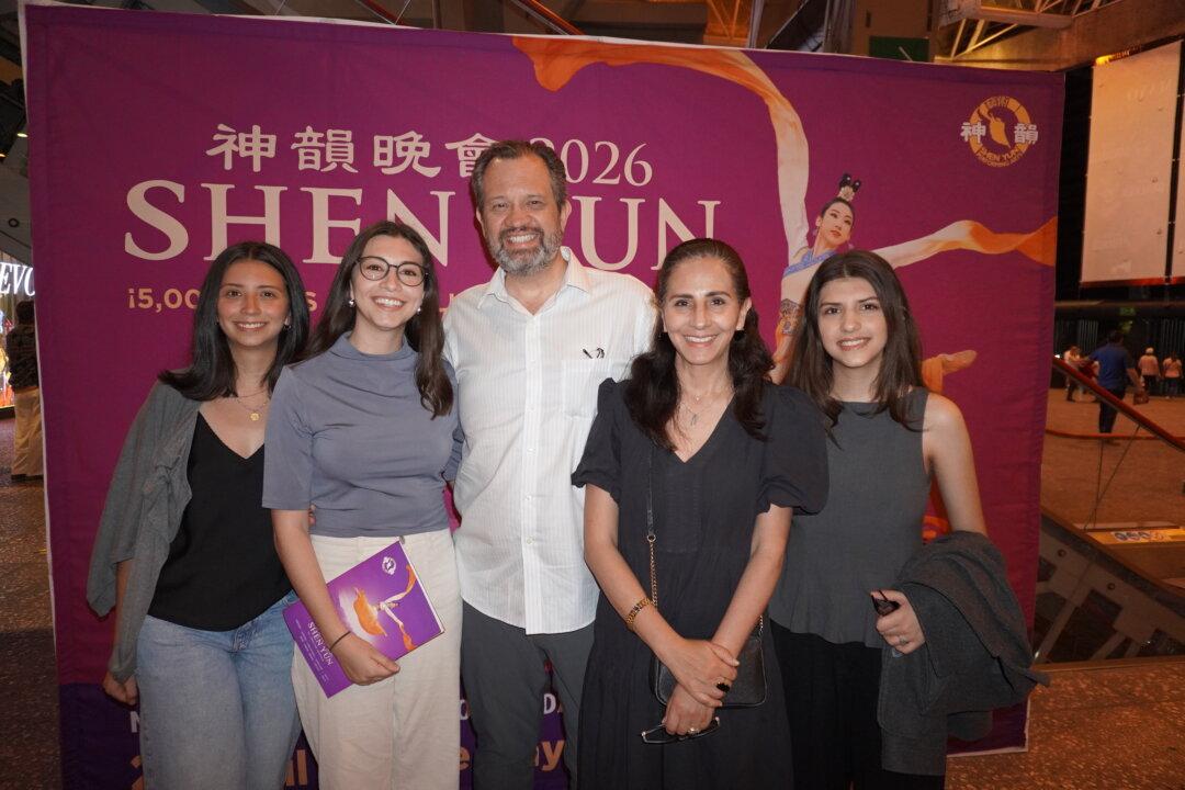 Former Mexican Senator: Shen Yun Brings Peace to Mind and Soul