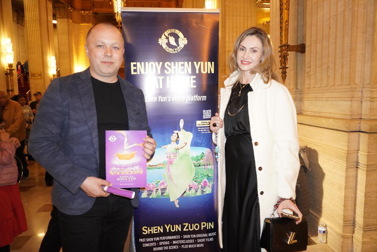 Couple Says Shen Yun Awakens People and Gives Hope