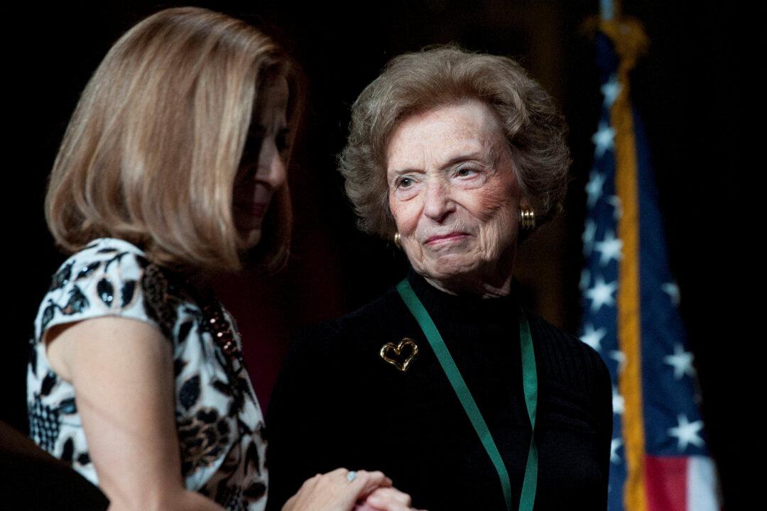 Gap Cofounder Doris Fisher Dies at 94; Helped Grow Jeans Store Into Fashion Powerhouse