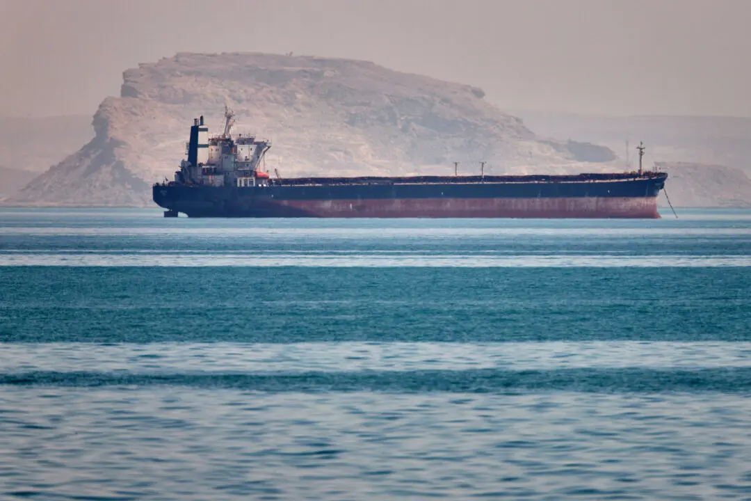 Chinese Oil Tanker Hit by Iran Near Hormuz as US Pauses Ship Protection Amid Broader Strategy
