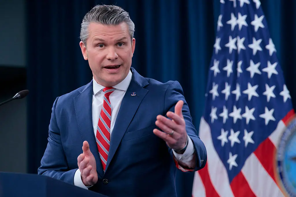 Kelly vs Hegseth Stakeout Takes Place Outside Court