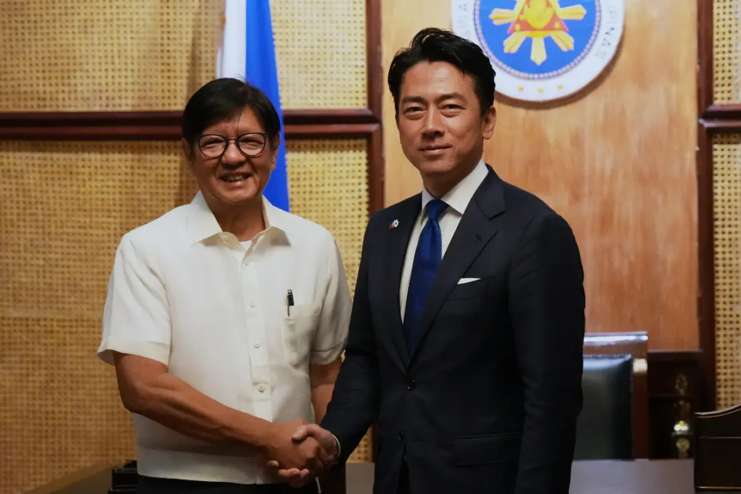 Japan, Philippines Agree to Begin Talks on Weapons Transfers
