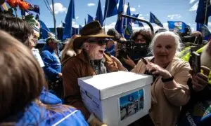 What’s Next for Alberta’s Separation Referendum After Supporters Submit 300K Petition Signatures