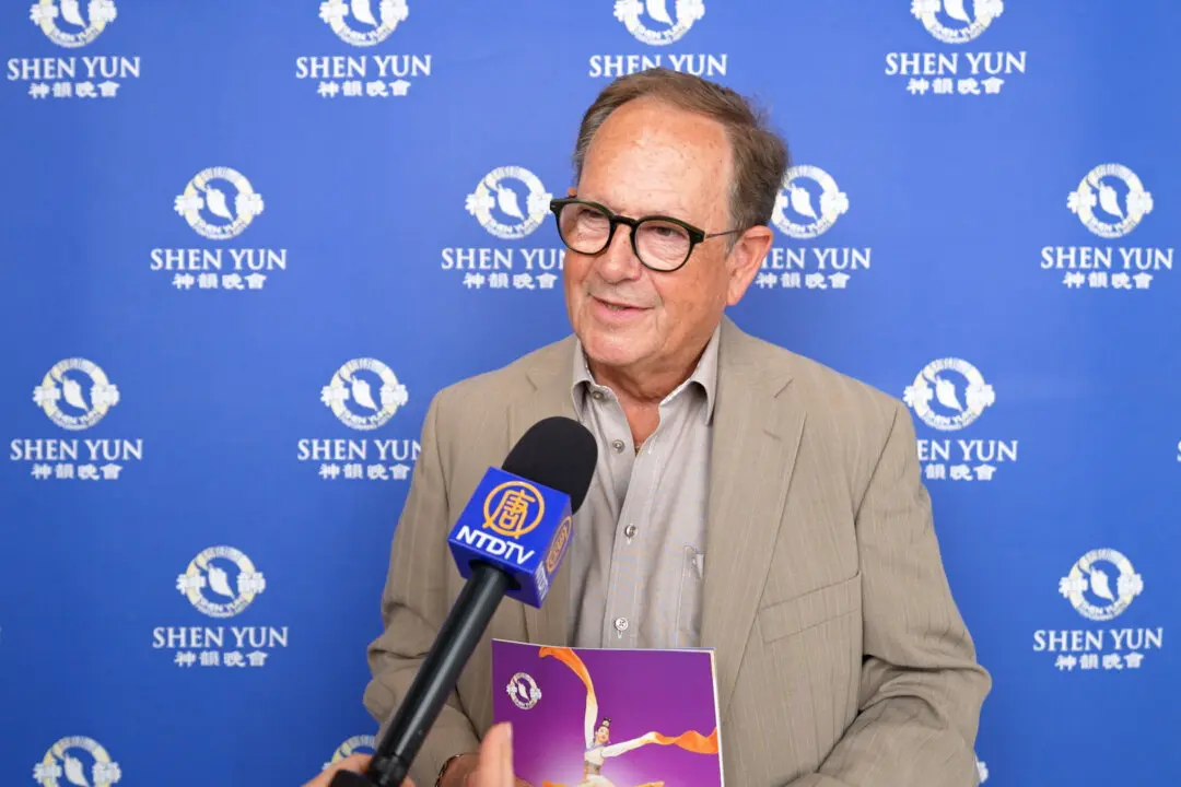 At Shen Yun in Paris, Former CFO Finds ‘Inner Peace’