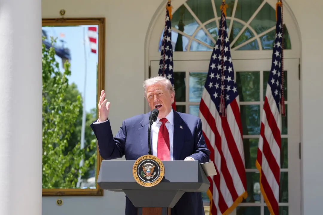 Trump Hosts Luncheon for Angel Moms, Gold Star Mothers in New Rose Garden