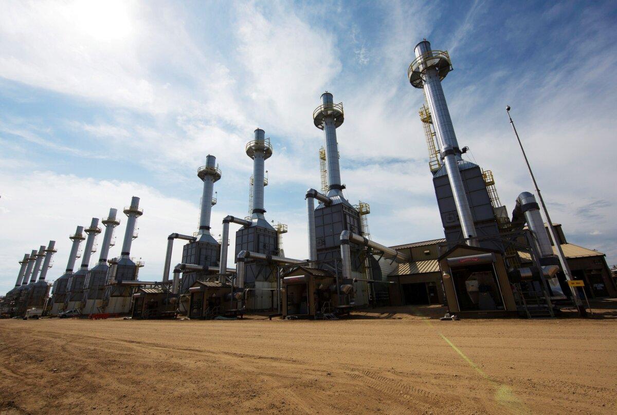 Rows of steam generators line a road at the Cenovus Energy Christina Lake Steam-Assisted Gravity Drainage (SAGD) project south of Fort McMurray, Alta., in a file photo. (Todd Korol/File Photo/Reuters)