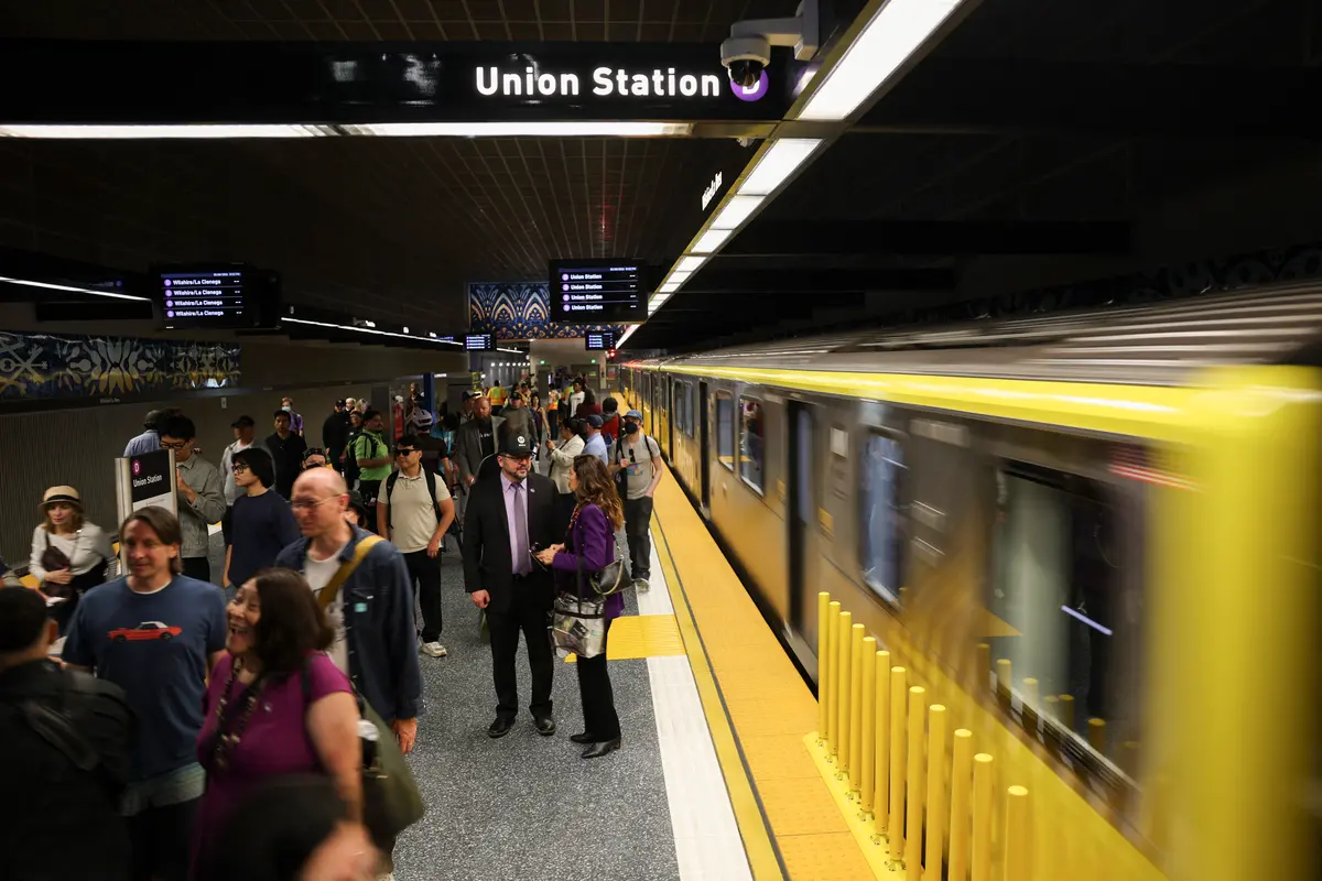 America in Photos: Los Angeles Subway Extension, Rebuilding Homes After Eaton Fire, and Epstein Files Archive Opens in New York