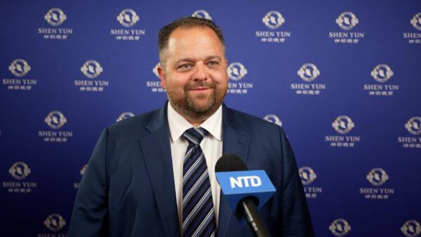 German State Parliamentarian Praises Shen Yun: 11 out of 10