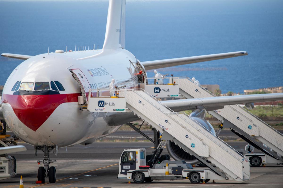 Hantavirus Symptoms Reported on Cruise Evacuation Flight