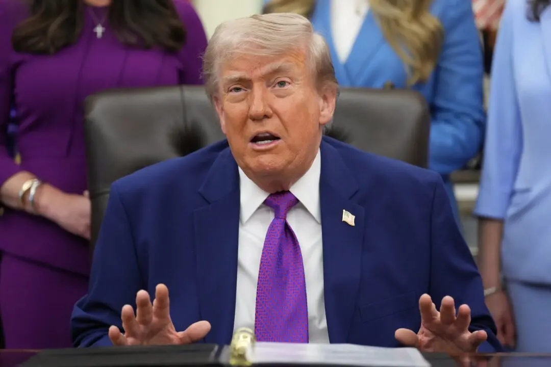 Trump Says US–Iran Ceasefire on ‘Life Support’