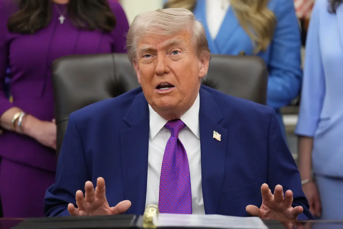 Trump Says US–Iran Ceasefire on ‘Life Support’