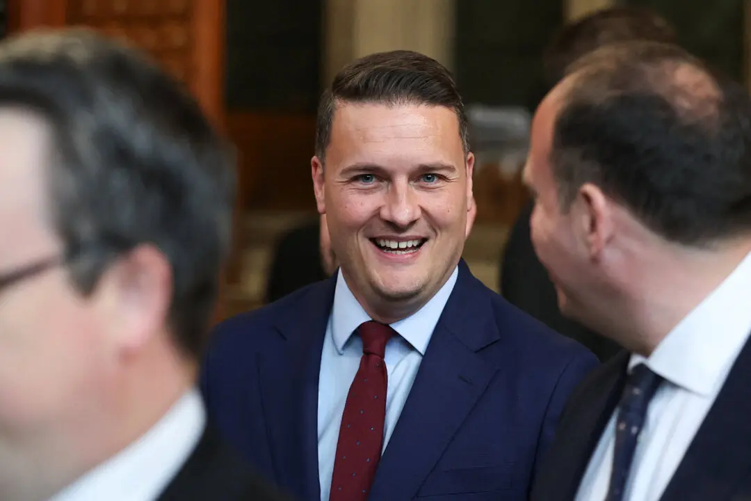 British Health Secretary Resigns, Calls for Broad Leadership Contest