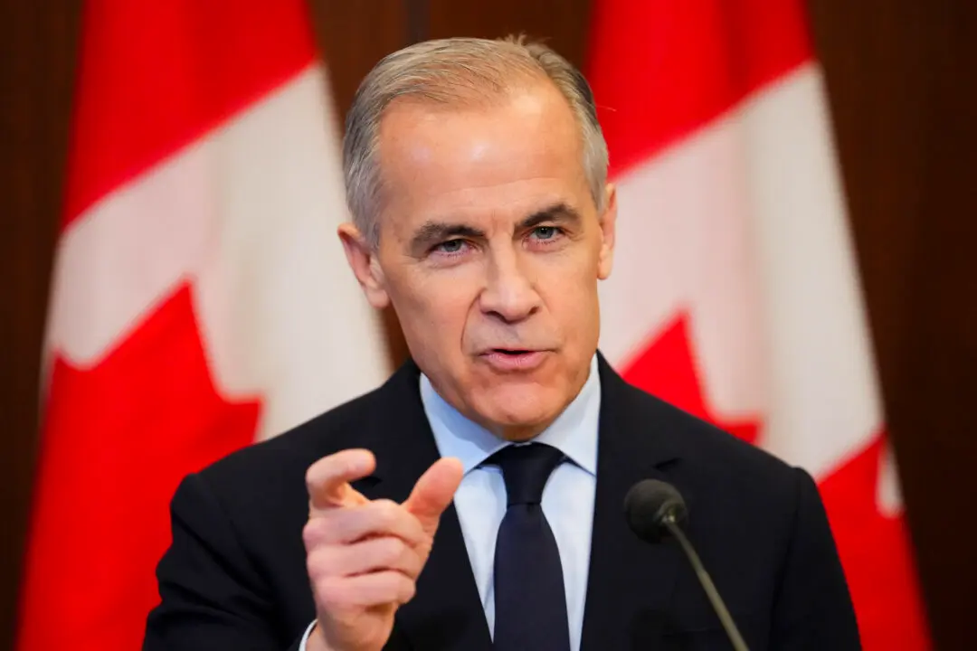 Carney Says He’s Open to Selling Infrastructure Like Airports to Finance Projects
