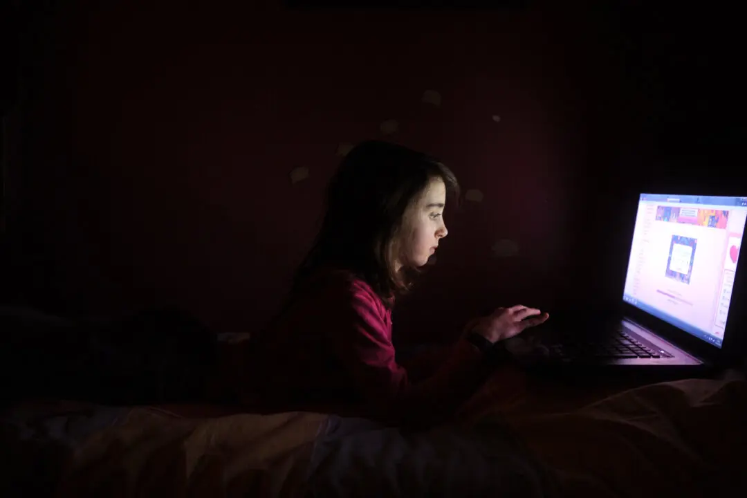 As Canada Eyes Youth Social Media Bans, Australia Offers Early Lessons