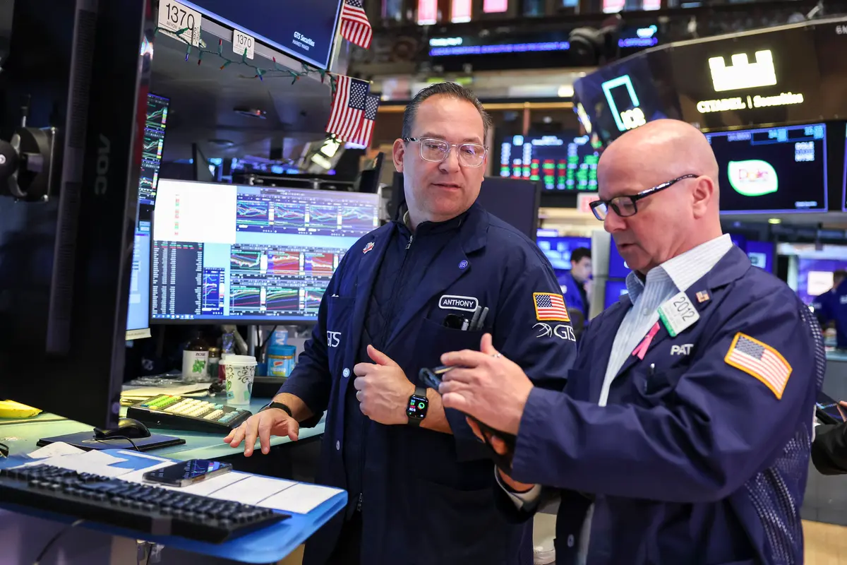 Wall Street Review: Stocks Pull Back as Bond Yields Jump