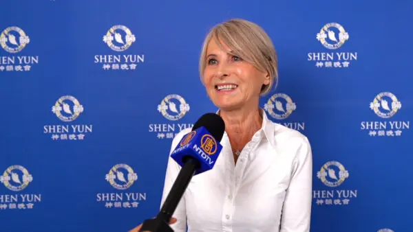 Company Director Says Shen Yun ‘Very Spiritual’ and ‘Down-to-Earth’