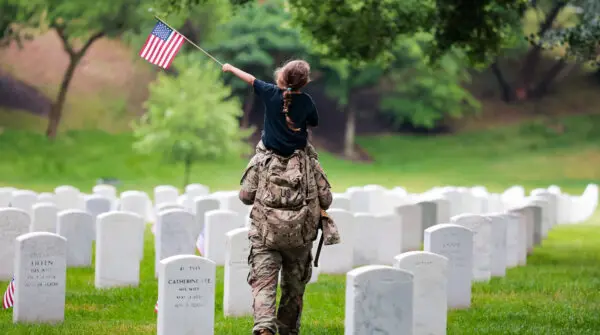 President to Take Part in Memorial Day Ceremony; No Rush to Make a Deal With Iran, Says Trump | NTD Good Morning (May 25)